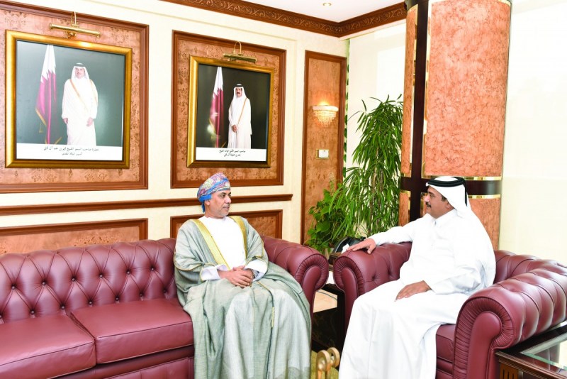 رئيس المجلس الأعلى للقضاء يستقبل السفير العماني