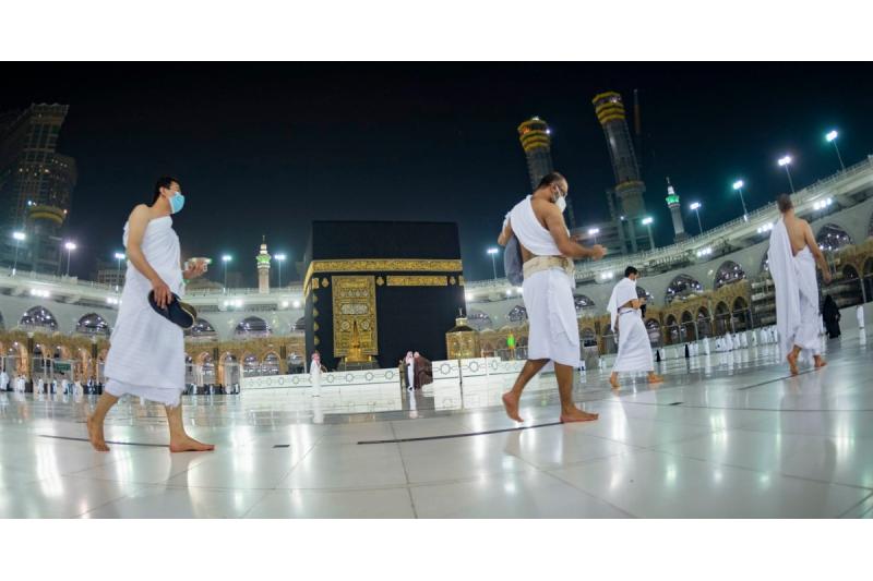 اعتبارا من الغد .. تصاريح العمرة والصلاة في الحرمين للمحصنين بجرعتين من لقاح معتمد في السعودية