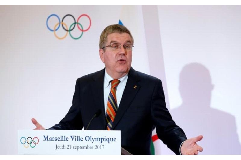 باخ: اللجنة الأولمبية ستبت قريبا في مستقبل رفع الأثقال والملاكمة