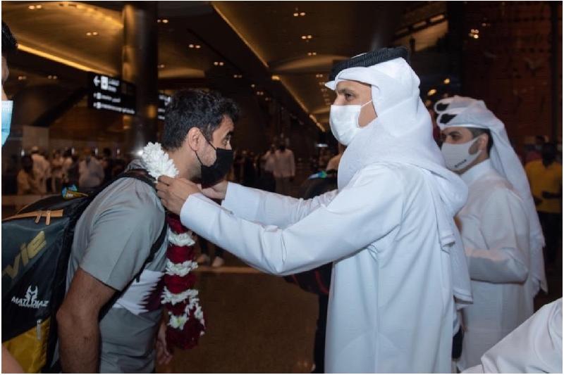 أمين عام اللجنة الأولمبية يستقبل بعثة منتخب قطر للبادل بعد تأهله لبطولة العالم