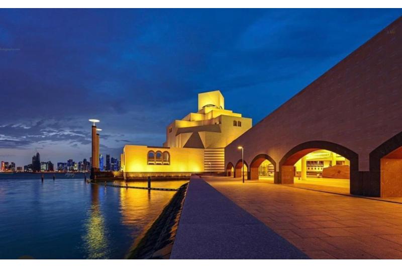 طقس بارد نسبيا على الساحل ومصحوب بسحب متفرقة في عرض البحر