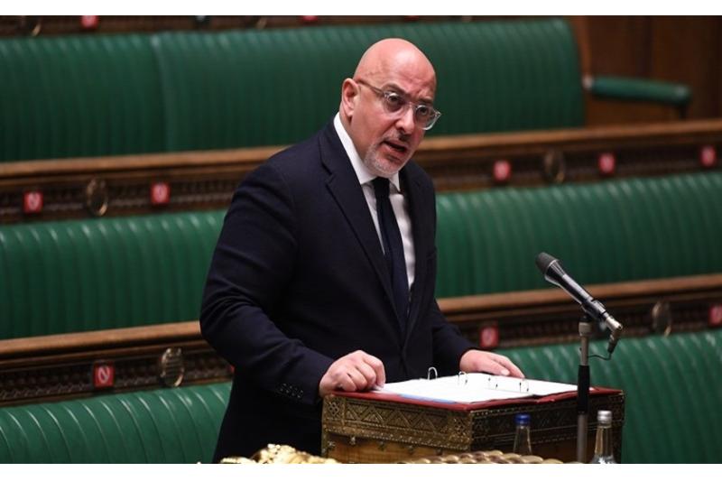 وزير بريطاني يؤيد خفض فترة العزل لتخفيف الضغط عن القوة العاملة