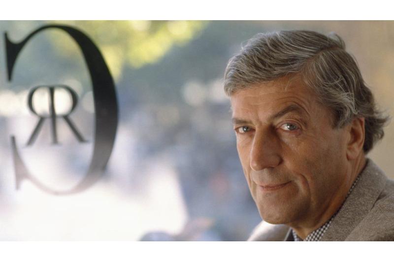 وفاة مصمم الموضة الرجالية نينو تشيروتي