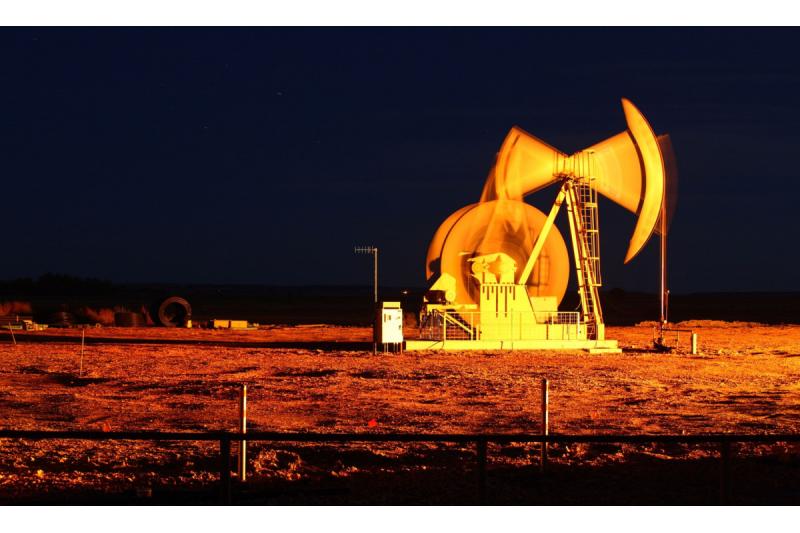 مورغان ستانلي يتوقع ارتفاع النفط إلى 100 دولار للبرميل بالربع الثالث