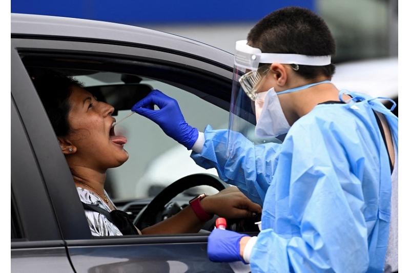 تراجع إصابات كورونا ووفياتها في أستراليا