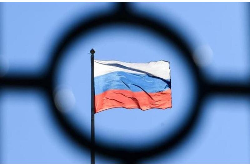 مسؤول: العقوبات الأمريكية على روسيا ستستهدف الصناعة لا المستهلكين