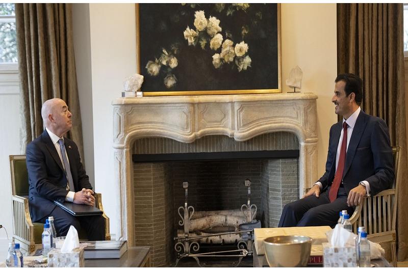 سمو الأمير يستقبل وزير الأمن الوطني الأمريكي