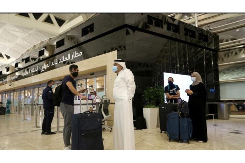 السعودية تشترط تلقي الجرعة التنشيطية لمغادرة مواطنيها البلاد اعتبارا من 9 فبراير