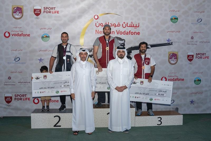 الشيخ جوعان يتوج الفائزين في بطولة نيشان فودافون وبطولة موظفي اللجنة الأولمبية القطرية الرمضانية