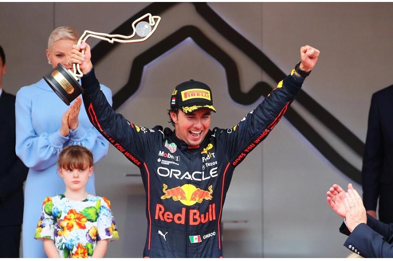 بيريز يفوز بسباق موناكو وفرستابن يعزز صدارته لبطولة العالم