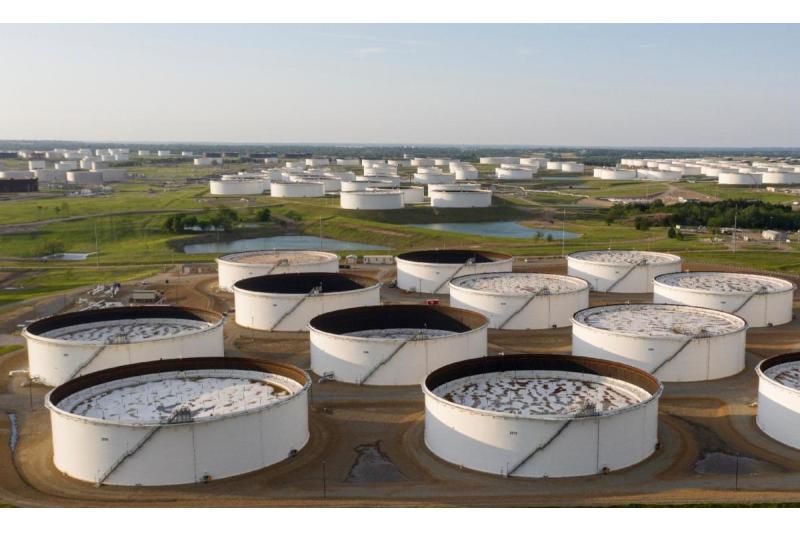 وزارة الطاقة الأمريكية تطرح عقود بيع نفط من الاحتياطي الاستراتيجي لخفض أسعار الخام