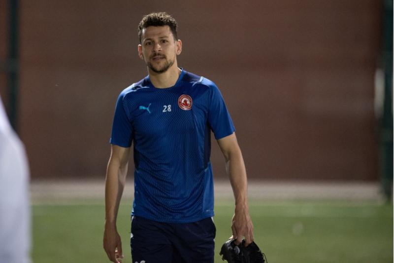 العربي يجدد إعارة التونسي يوسف المساكني