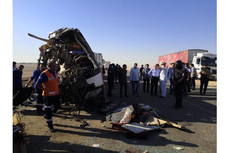 مصرع 23 شخصا وإصابة 30 آخرين في حادث مروري جنوب مصر