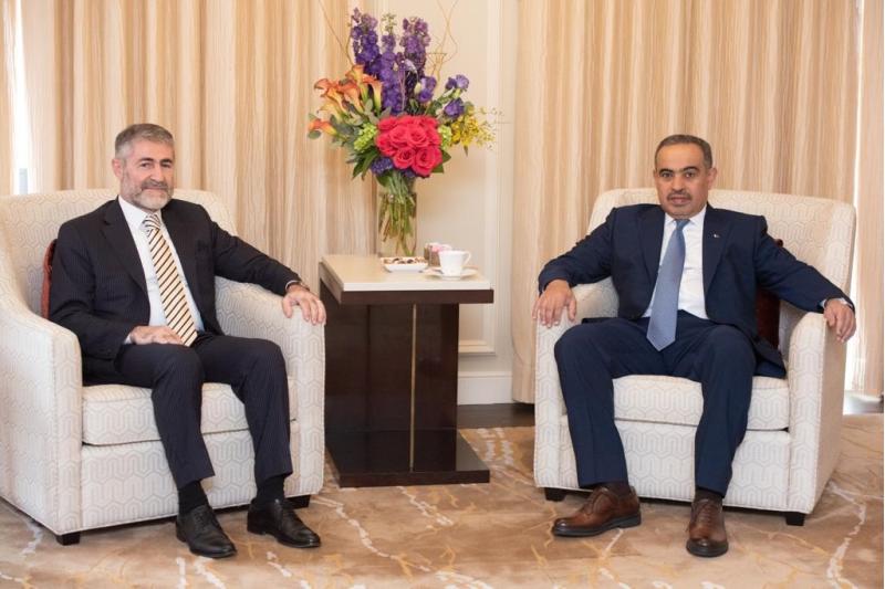 وزير المالية يجتمع مع مسؤولين على هامش مشاركته في اجتماعات الخريف السنوية للبنك وصندوق النقد الدوليين