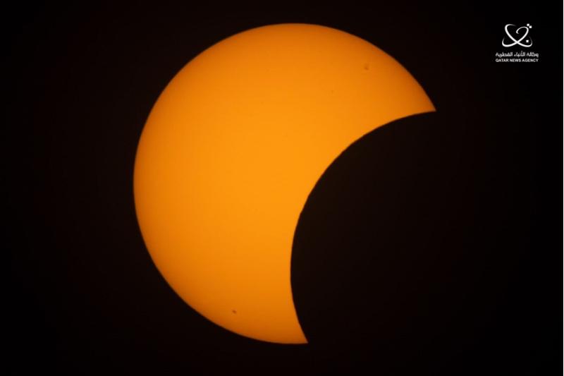 دار التقويم القطري ترصد ظاهرة الكسوف الجزئي للشمس