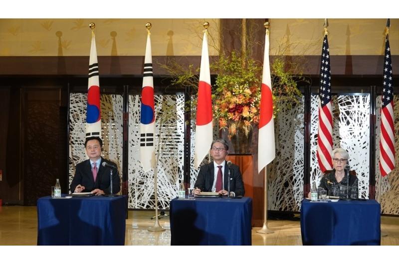 كوريا الجنوبية وأمريكا واليابان تبحث "استفزازات" كوريا الشمالية الصاروخية