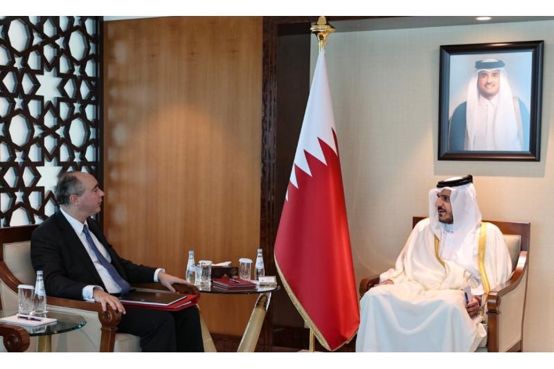 وزير التجارة والصناعة يجتمع مع وزير الدولة البريطاني للاستثمار