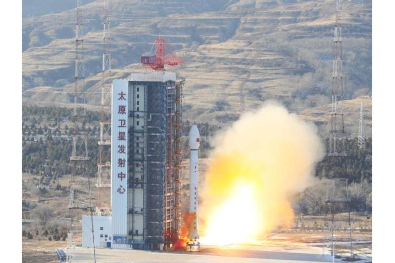 الصين تطلق قمرا صناعيا جديدا لرصد الفضاء