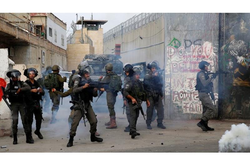 إصابة عشرات الفلسطينيين خلال مواجهات مع قوات الاحتلال في الضفة الغربية
