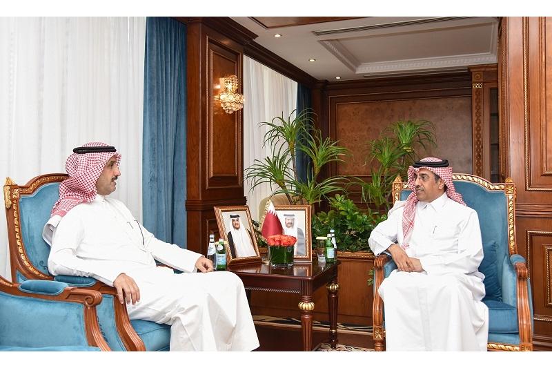 وزير العمل يجتمع مع مدير عام منظمة العمل العربية