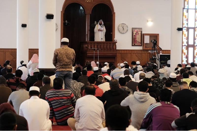 خطبتا الجمعة بجامعي الإمام والشيوخ تدعوان للتكفير عن الذنوب والمعاصي