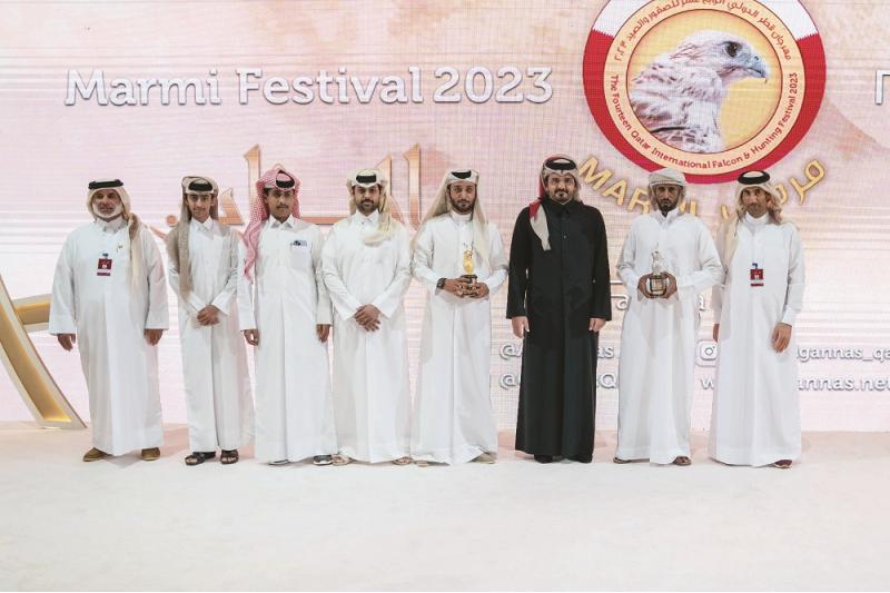 الشيخ جوعان يتوج الفائزين في بطولة "المزاين" في ختام مهرجان "مرمي 2023"