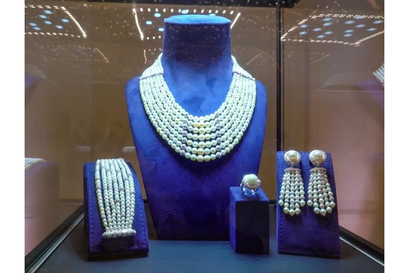 "القطرية" شريك الطيران الرسمي لمعرض الدوحة للمجوهرات والساعات