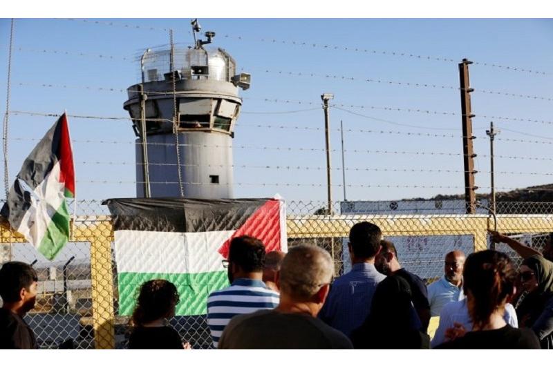 نادي الأسير الفلسطيني: عدد المعتقلين الإداريين بسجون الاحتلال تجاوز 1016 معتقلا