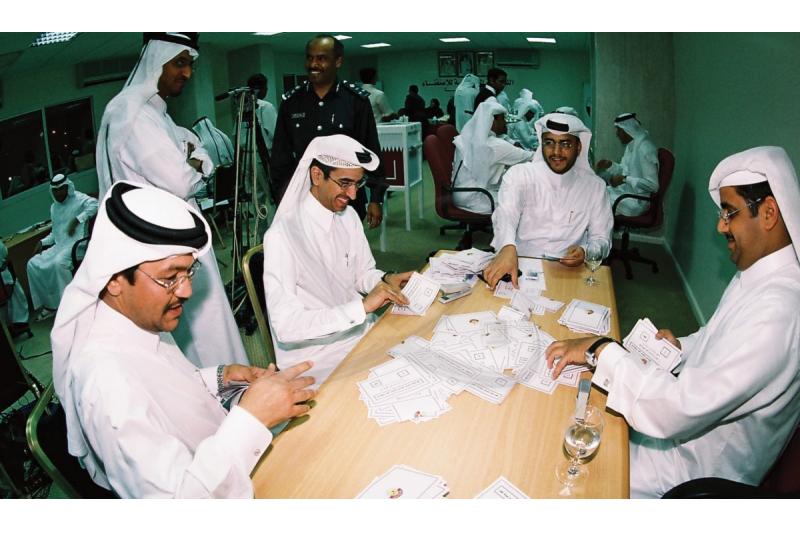 أكاديميون قطريون: الدستور رسخ الحياة الديمقراطية في الدولة