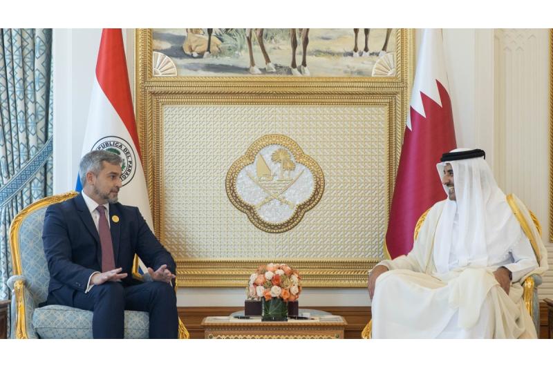 سمو الأمير يستقبل رئيس باراغواي