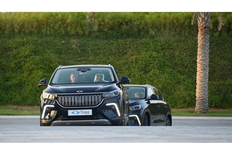 سمو الأمير يتلقى هدية من الرئيس التركي