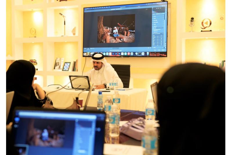 المركز الإعلامي القطري ينظم ورشة تدريبية في /الفوتوشوب/