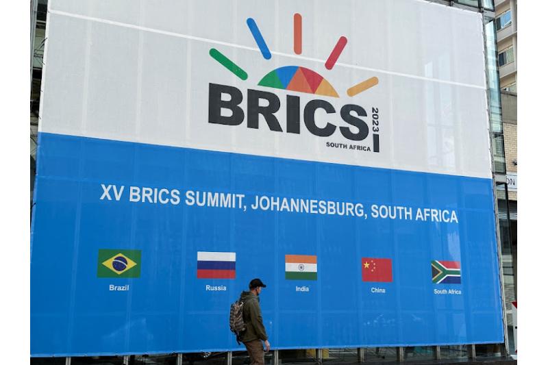 قمة بريكس في جوهانسبرغ.. طموحات سياسية واقتصادية نحو عالم متعدد الأقطاب