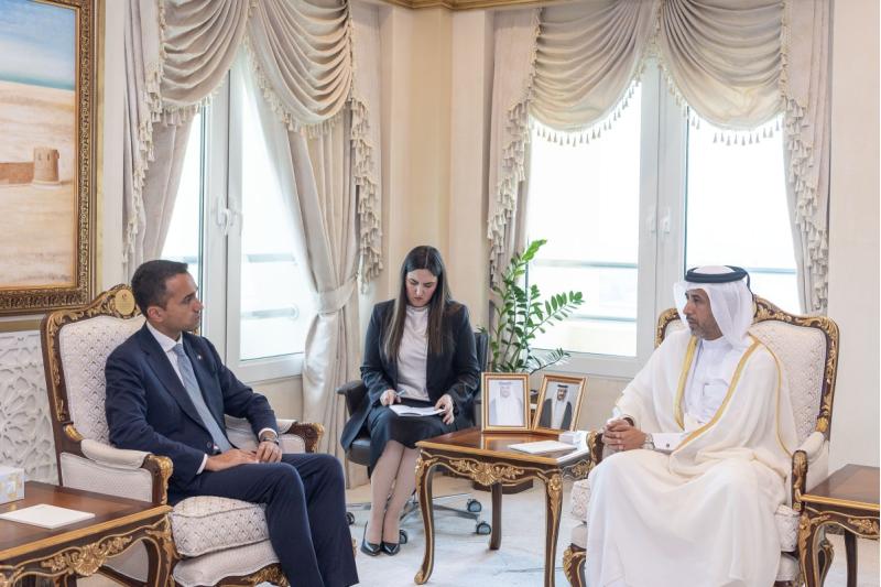 وزير الدولة للشؤون الداخلية يجتمع مع الممثل الخاص للاتحاد الأوروبي لمنطقة الخليج