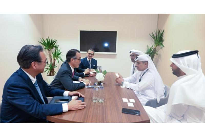 وزير المالية يجتمع بالرئيس التنفيذي لبنك ميزوهو الياباني