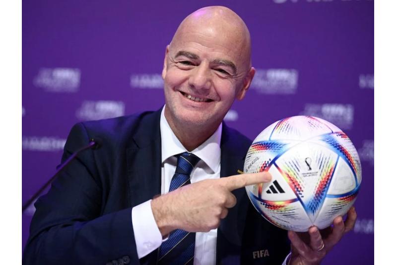 رئيس الـ"فيفا" يصف النسخة القطرية بالأفضل في التاريخ