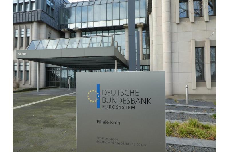 بنك ألمانيا المركزي يتوقع استمرار فترة ضعف الاقتصاد الألماني في عام 2024