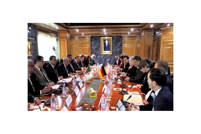 الجزائر وألمانيا تبحثان تعزيز التعاون في مجال الطاقة