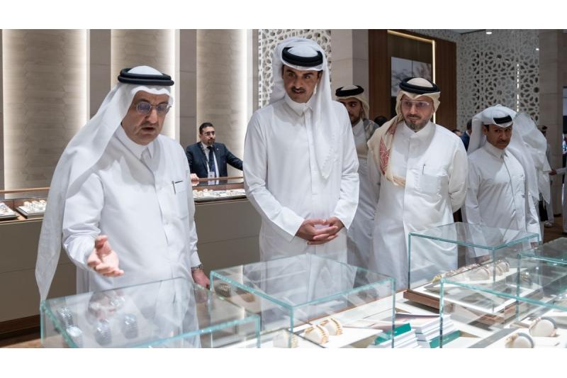 سمو الأمير يزور معرض الدوحة للمجوهرات والساعات