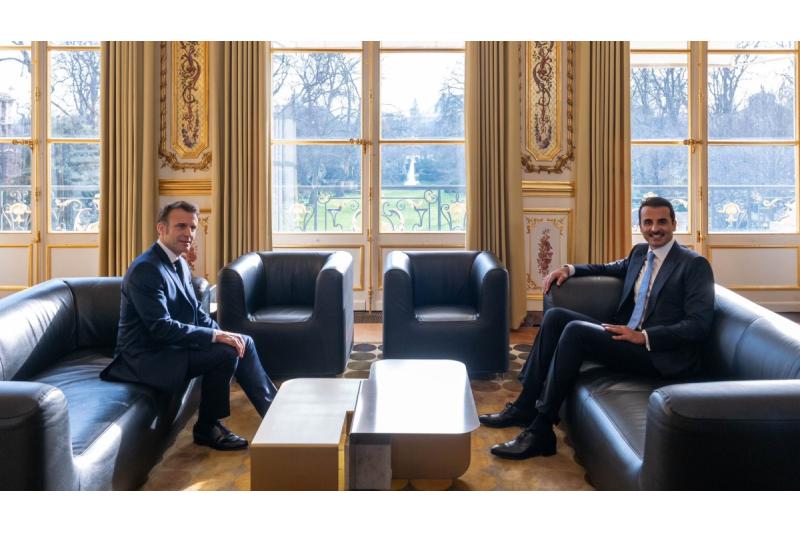 سمو الأمير يعقد جلسة مباحثات رسمية مع الرئيس الفرنسي