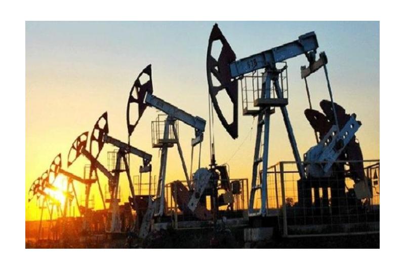 وكالة الطاقة الدولية تتوقع إمدادات جيدة نسبيا في سوق النفط في 2024