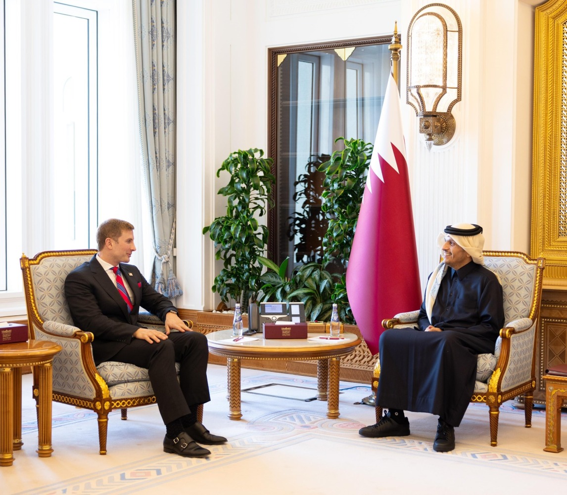 رئيس مجلس الوزراء وزير الخارجية يستقبل وكيل وزارة الخارجية للنمو الاقتصادي والطاقة والبيئة في الولايات المتحدة الأمريكية