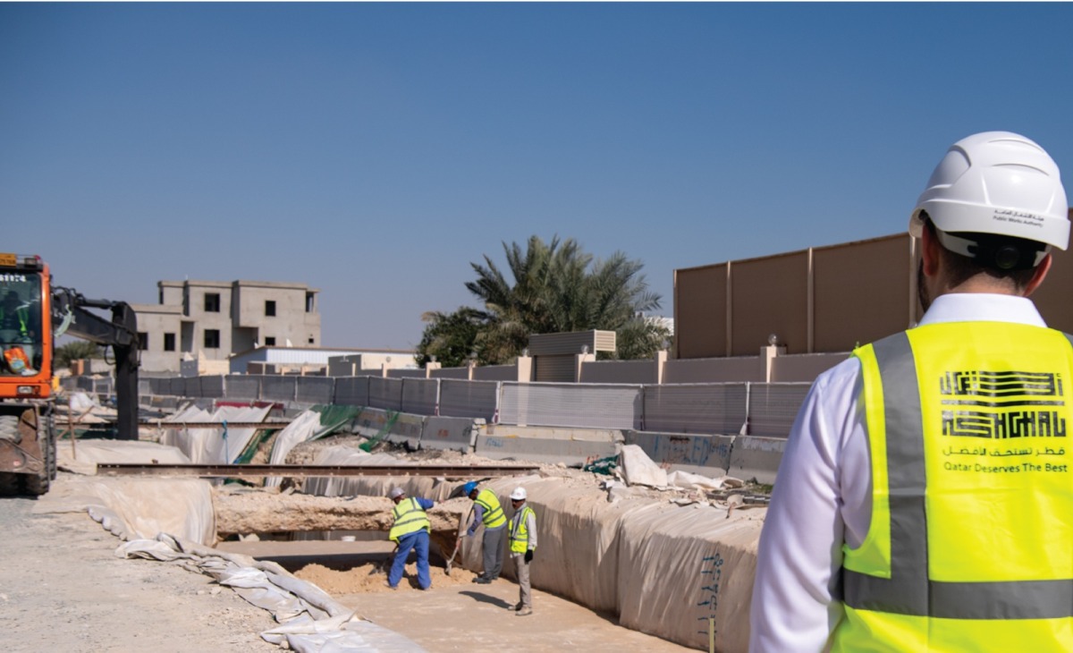 “أشغال”: استئناف العمل بالحزمة الرابعة من أعمال الطرق والبنية التحتية المتبقية بمنطقة سميسمة