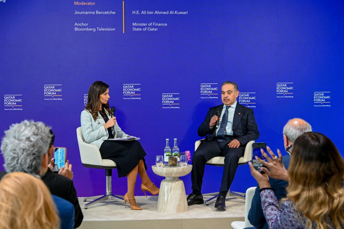 وزير المالية يشارك في جلسة حوارية مع بلومبرج على هامش المنتدى الاقتصادي العالمي 2026