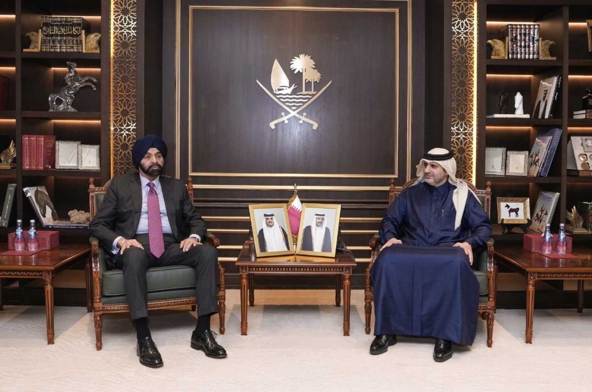 محافظ مصرف قطر المركزي يجتمع مع رئيس مجموعة البنك الدولي
