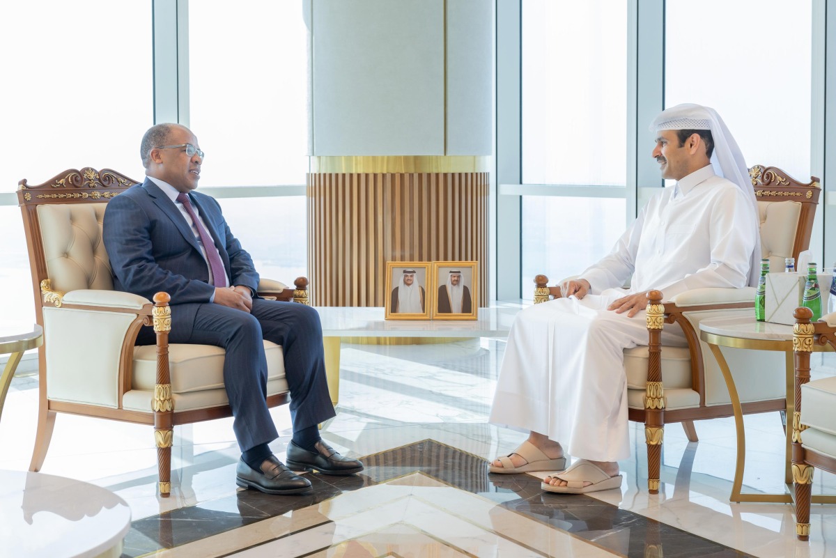 وزير الدولة لشؤون الطاقة يجتمع مع وزير النفط والغاز الليبي