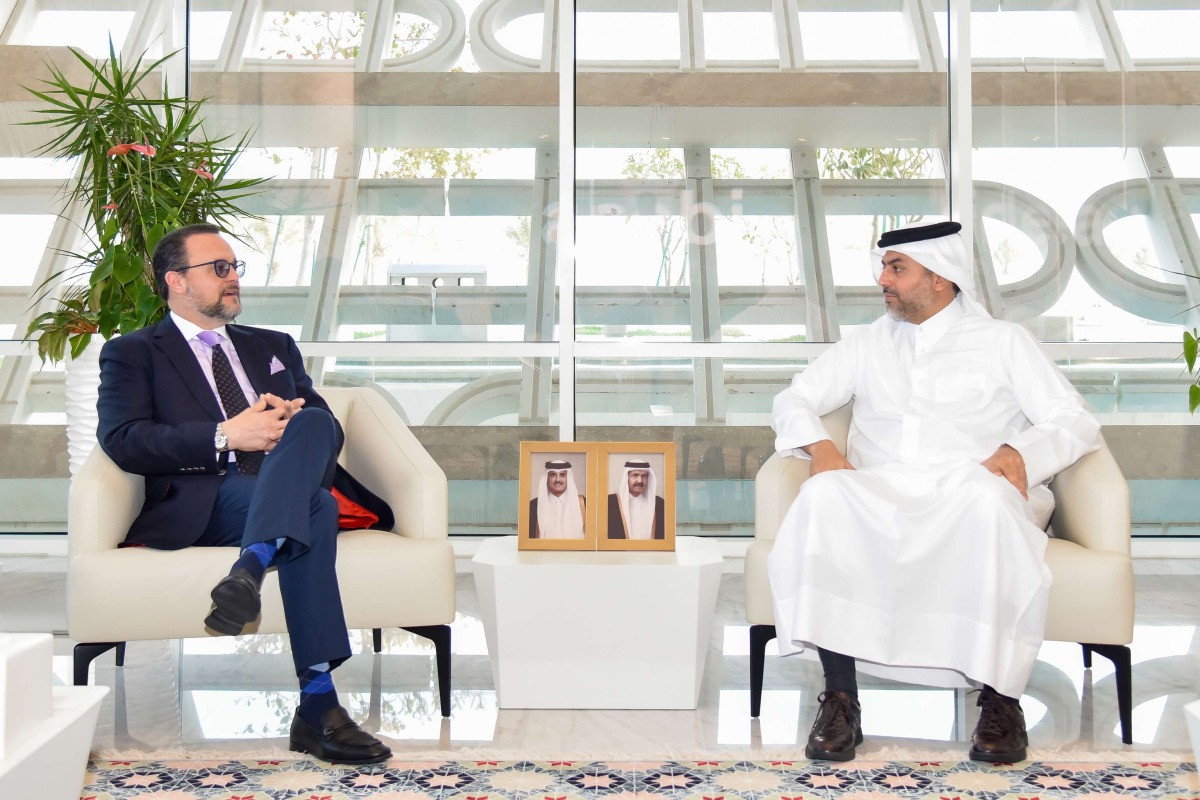 الرئيس التنفيذي لهيئة المناطق الحرة يجتمع مع وزير التجارة والصناعة في بنما