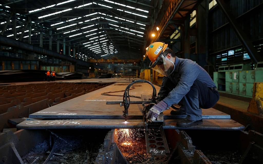 وارتفع مؤشر الإنتاج الصناعي في البلاد بنسبة 2% في ديسمبر الماضي