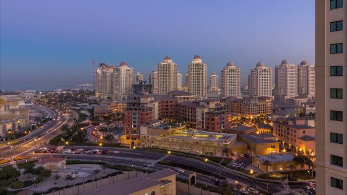 تقرير: مشاريع البنية التحتية بجنوب قطر تعزز جاهزية آلاف القسائم السكنية وتدعم النشاط العقاري