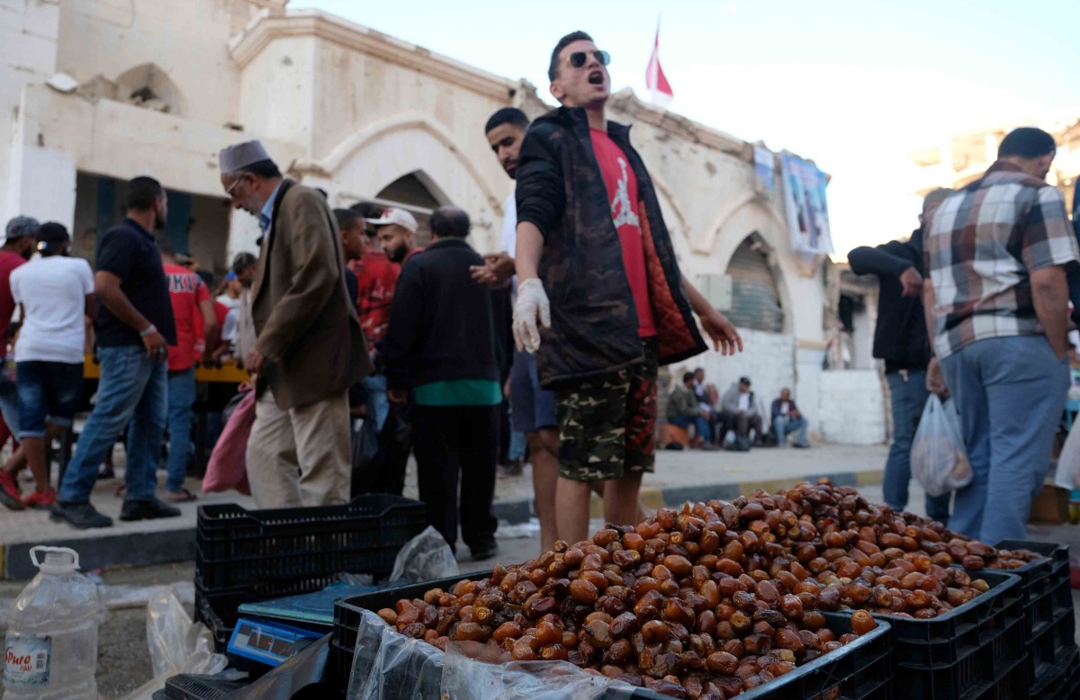 التضخم ونقص السيولة يخيمان على شهر رمضان في ليبيا، على الرغم من عائدات النفط